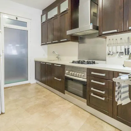 아파트 Lovely Apartment!